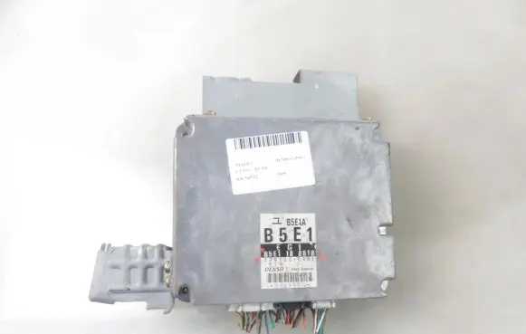 Mazda Demio Engine control unit/module B5E118881B 2797000991