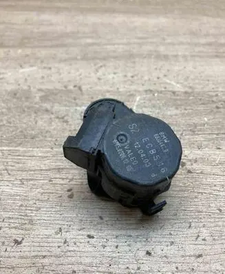 BMW X5 E53 Air flap motor/actuator 6935443 ECB516