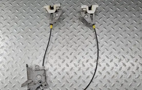 Mitsubishi Outlander Tailgate lock latch 5808A027 5808A026