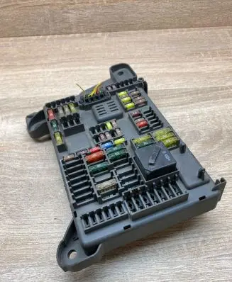 BMW X5 E70 Fuse module 6931687 61275321