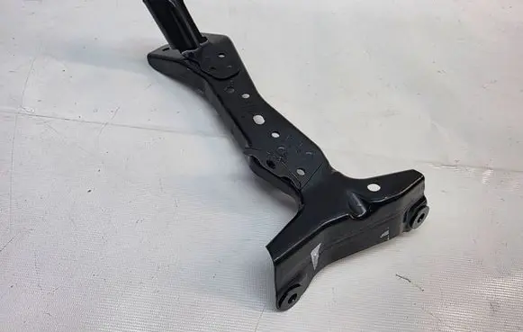Audi A3 S3 8V Fender mounting bracket 8V0821135A