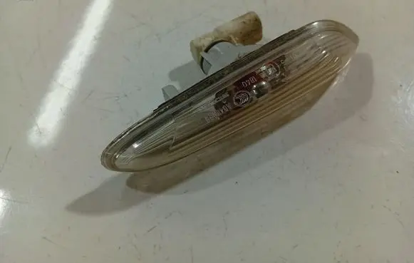 BMW 3 E90 E91 Front fender indicator light 6313693299810 6313-6.93299810
