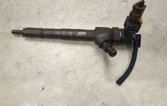 Opel Insignia A Fuel injector 0445110327