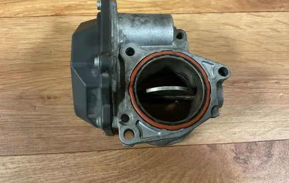 Volkswagen PASSAT B6 Throttle valve 03G128063A 1901061759
