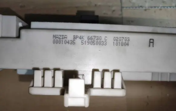 Toyota Avensis T250 Fuse module BP4K66730C 00010435 519050033