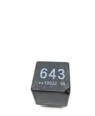 Audi A6 S6 C6 4F Other relay 8K0951253 V23136B6X72