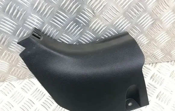 Foot area side trim