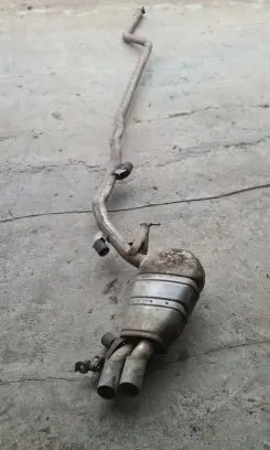 BMW 5 F10 F11 Muffler/silencer 8517642