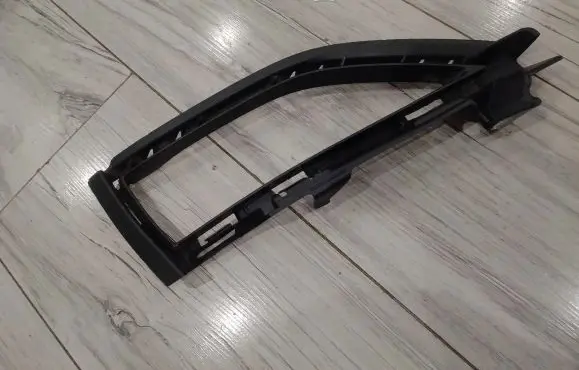 Volkswagen Golf VII Front bumper lower grill 5G0853211H