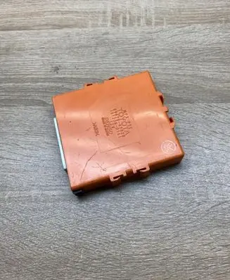 Toyota Prius (XW20) Power management control unit 8967047020 1012380161