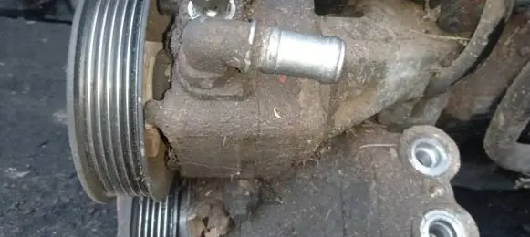 Opel Vectra B Power steering pump 90502550