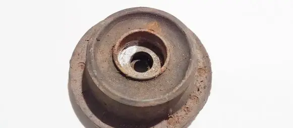 Volkswagen Golf III Coil spring mount 