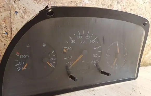 Mercedes-Benz Vito Viano W638 Speedometer (instrument cluster)