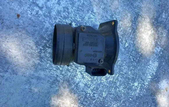 Audi A3 S3 8L Mass air flow meter 06A906461B