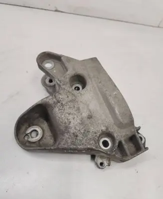 Renault Laguna II Engine mounting bracket 8200027116