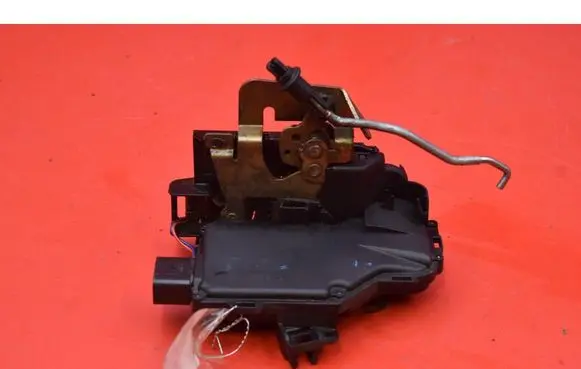 Audi A6 Allroad C5 Front door lock