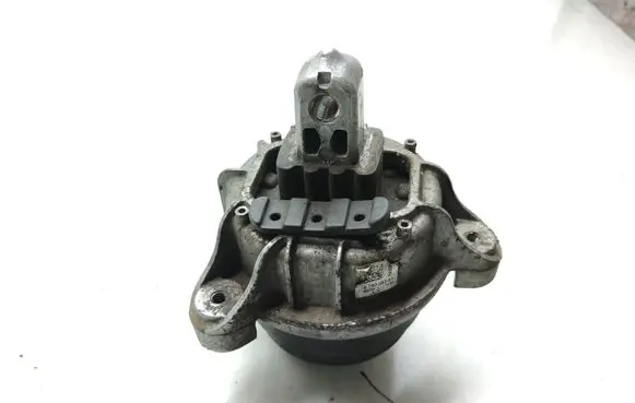 BMW 5 F10 F11 Engine mount bracket 6780263