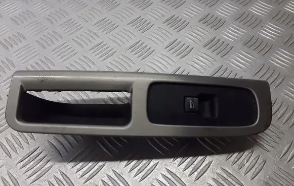 Volvo V50 Quarter vent window switch 30658448