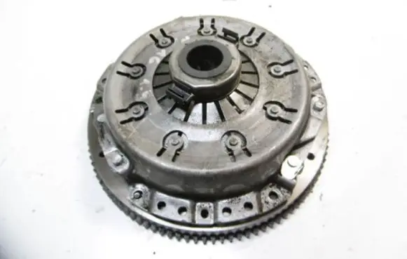 Nissan Almera Tino Flywheel 320020111