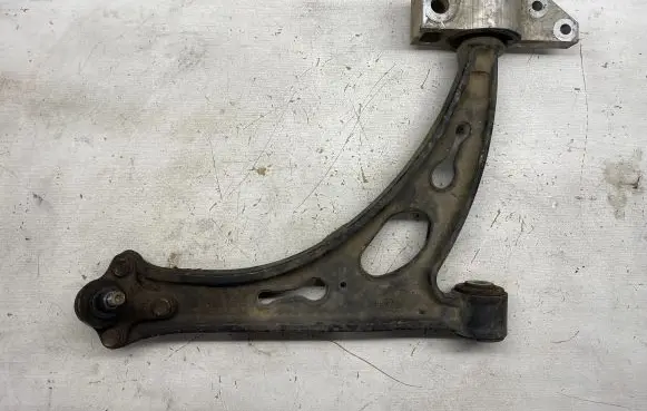 Volkswagen Touran I Front lower control arm/wishbone 1K0407153G