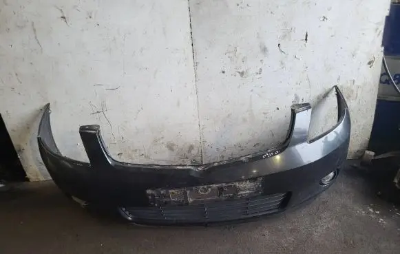 Toyota Corolla Verso E121 Front bumper