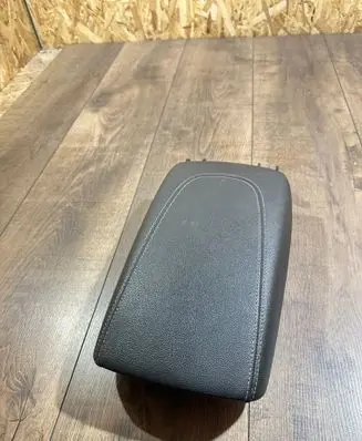 Opel Insignia B Armrest 
