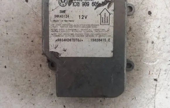 Volkswagen PASSAT B5 Airbag control unit/module 1C0909605 5WK43124 15020415E