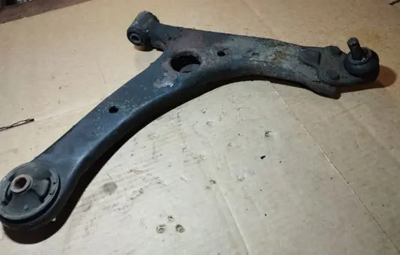 Front lower control arm/wishbone