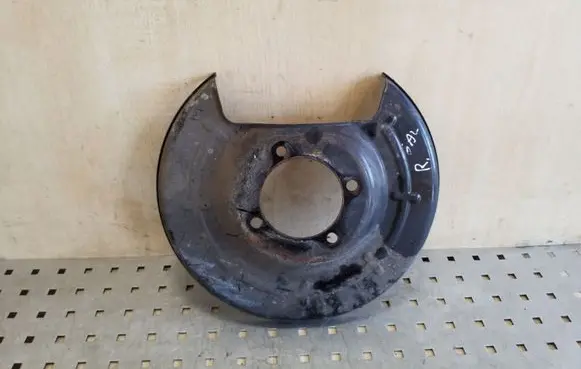 Opel Zafira C Rear brake disc plate dust cover 