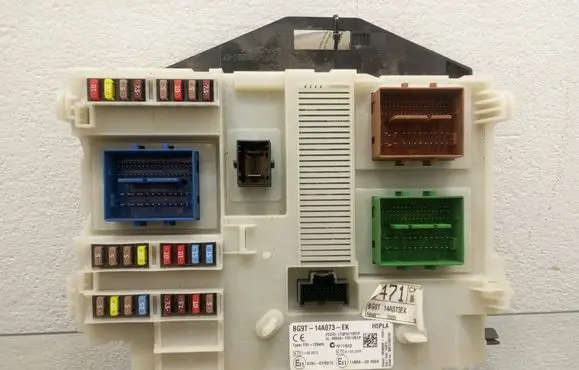 Ford Mondeo MK IV Fuse module BG9T14A073EK LTQF01125TP 116RA000084