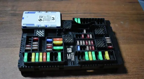 BMW M5 Fuse box set 87131278795479