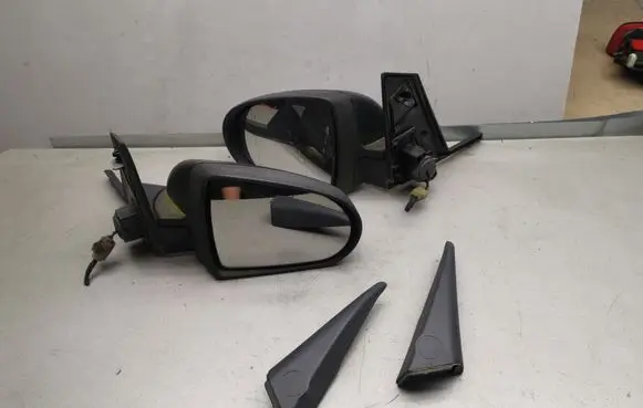 Mitsubishi Colt Front door electric wing mirror MR951579 MR951581 MR951580