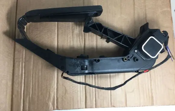 Mercedes-Benz S W220 Accelerator throttle pedal A2203000004