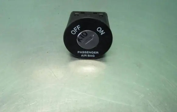KIA Rio Passenger airbag on/off switch 378090