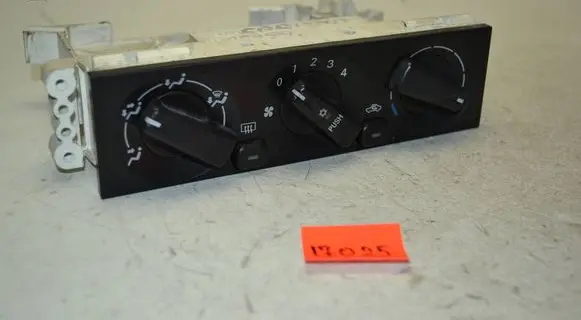 Mitsubishi Carisma Climate control unit MR360465 990622