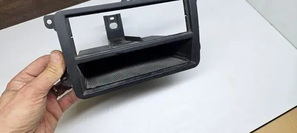 Radio/GPS head unit trim