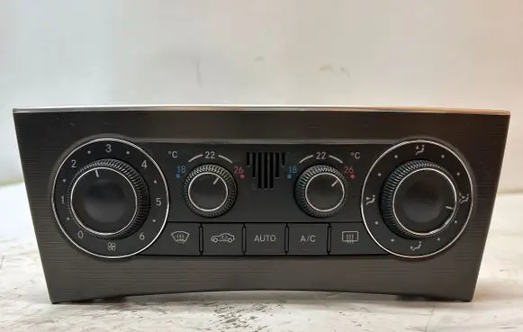 Mercedes-Benz C W203 Climate control unit A2038304085 G222284 F011500039