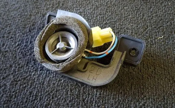 Subaru Legacy Front door high frequency speaker 86304AG210