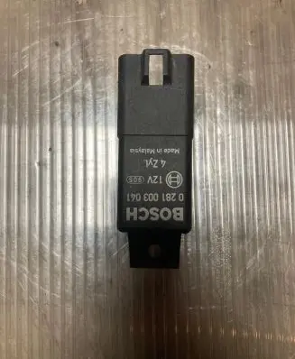 Glow plug pre-heat relay