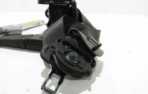 Opel Insignia A Front seatbelt 3063559
