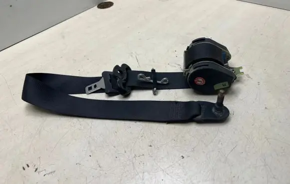 Ford Focus Front seatbelt 560626601