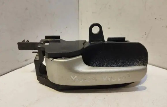 Toyota Yaris Front door interior handle 7930
