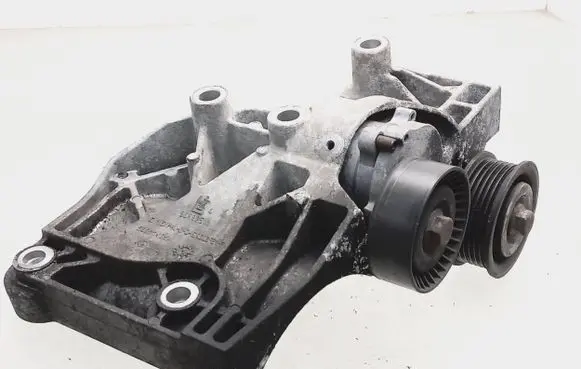 Opel Insignia A A/C compressor mount bracket 55582510