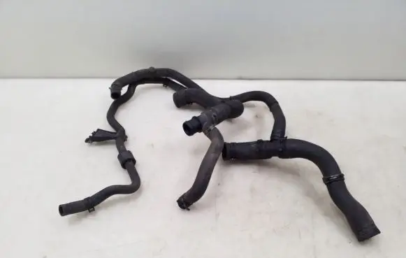 Volkswagen Tiguan Engine coolant pipe/hose 1K0133687B