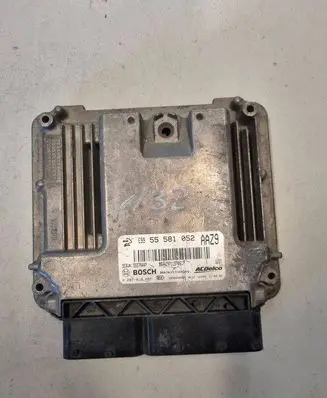Opel Astra H Engine control unit/module 0281018082