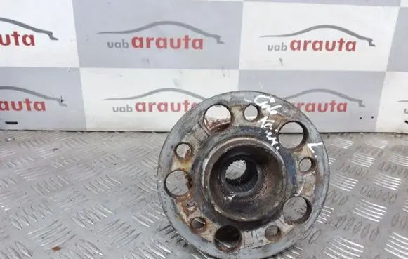 Rear wheel hub