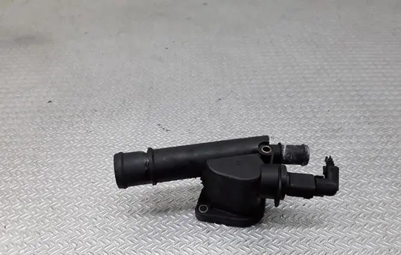 Audi A3 S3 8P Engine coolant pipe/hose 038121132G