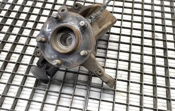 Ford Focus C-MAX Front wheel hub spindle knuckle 3M513K171