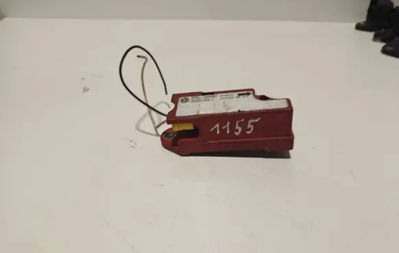Volkswagen Golf IV Airbag deployment crash/impact sensor 1J0909606D 02300D193ME 5WK42350