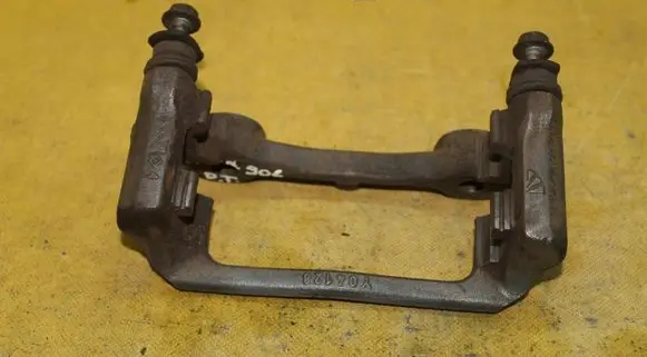 Mercedes-Benz Sprinter W906 Brake caliper pad carrier rear 